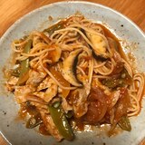 豚肉と椎茸、スナップえんどうのトマトソースパスタ